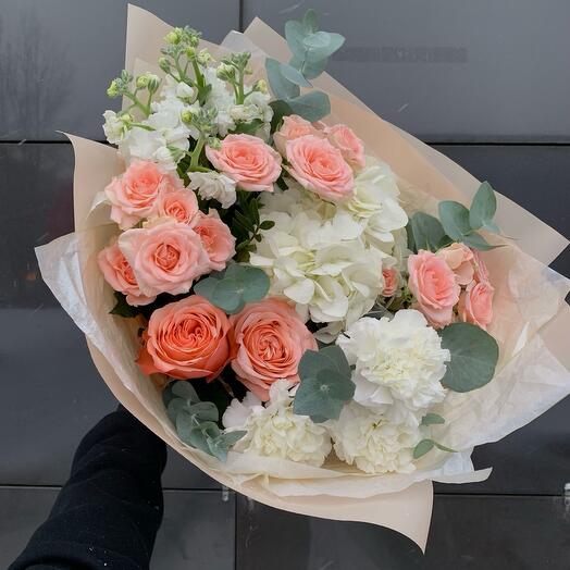 Весенний каприз 🧡🌿с пионовидной розой