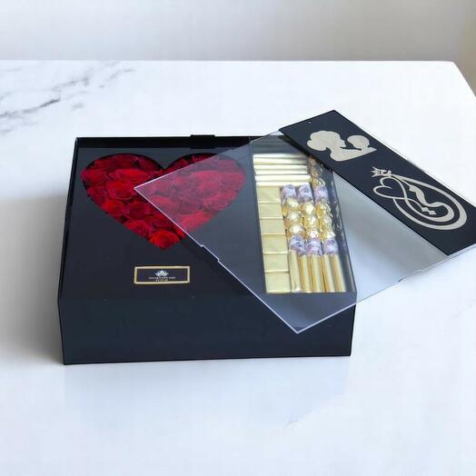 VIP Mom Gift Box – Red Roses   700g Belgian Chocolate in Acrylic Heart Design