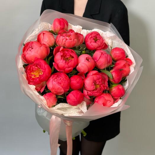 Моно букет из 19 пионов Coral Charm