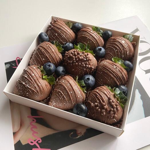 Клубника в шоколаде «Blueberry» 9 шт