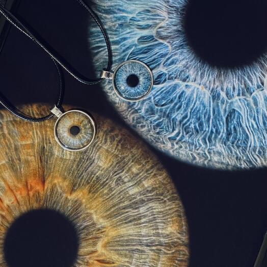 Электронный Сертификат на кулон с радужкой глаза "Стандарт"