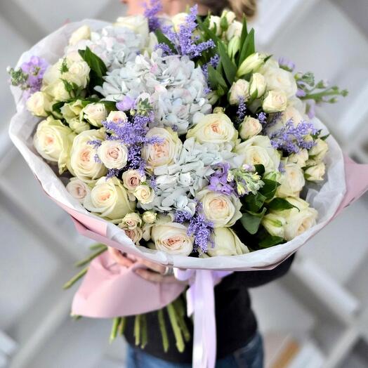 WOW Букет с розами и гортензией