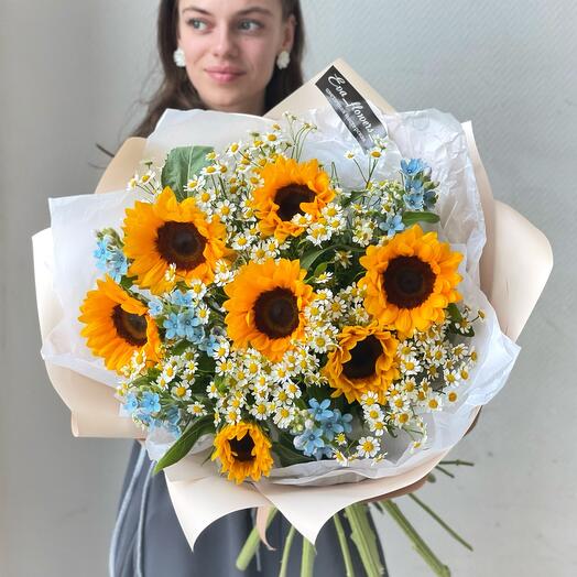 Подсолнечный букет с оксипеталумом 🌻