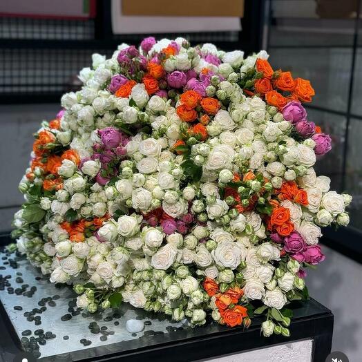 Букет из кустовых роз 50шт 60см