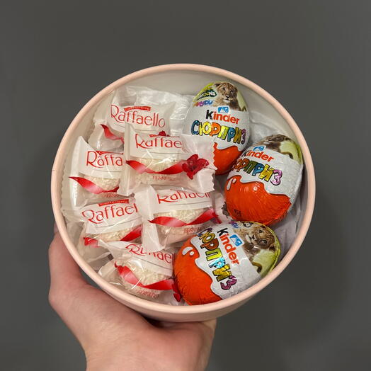 Сладкий набор с киндерами и рафаэлло