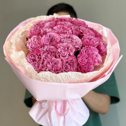 Пионовидная роза