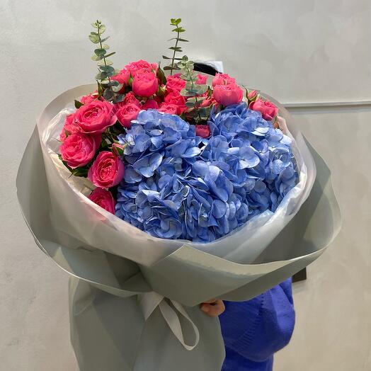 БУКЕТ ИЗ ГОЛУБОЙ ГОРТЕНЗИИ