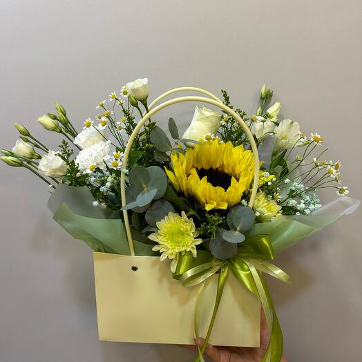 Корзина с цветами