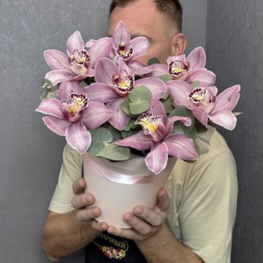 Коробка из розовых орхидей