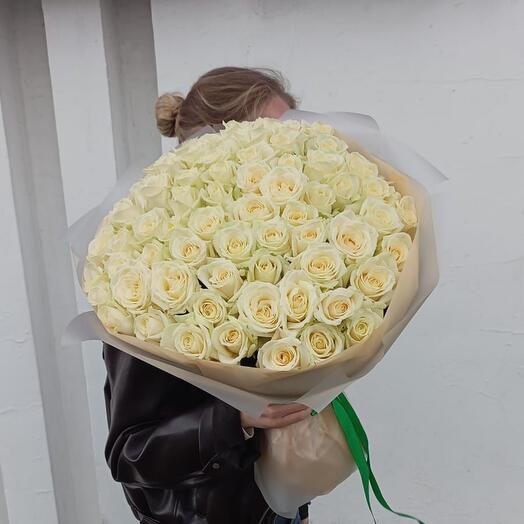 Белые розы в букете "Элегантность"