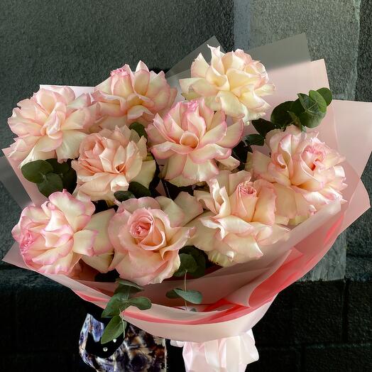 Французские розовые розы