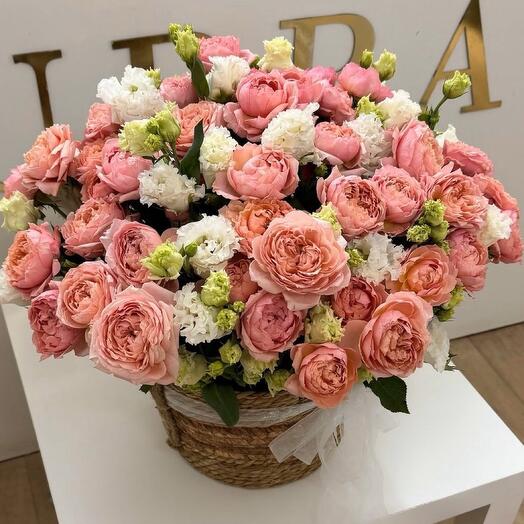 Корзина с цветами «Джульетта и эустома»