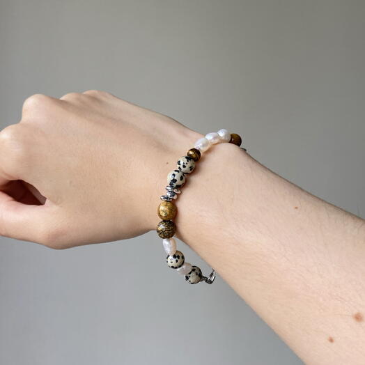 Браслет из жемчуга и натуральных камней BUPS