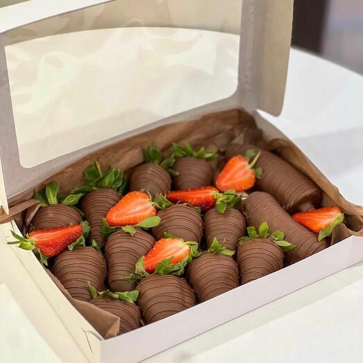 Клубничка в шоколаде