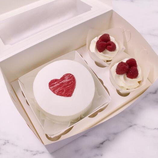 Бенто + 2 капкейка