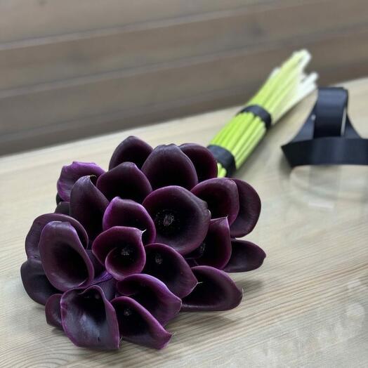 Траурный букет из калл