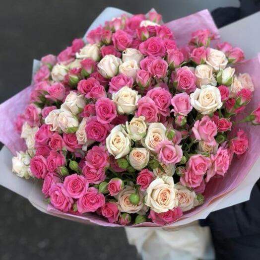 Букет кустовых роз микс