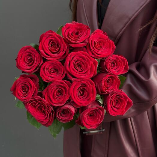 Букет из 15 роз Ред Наоми