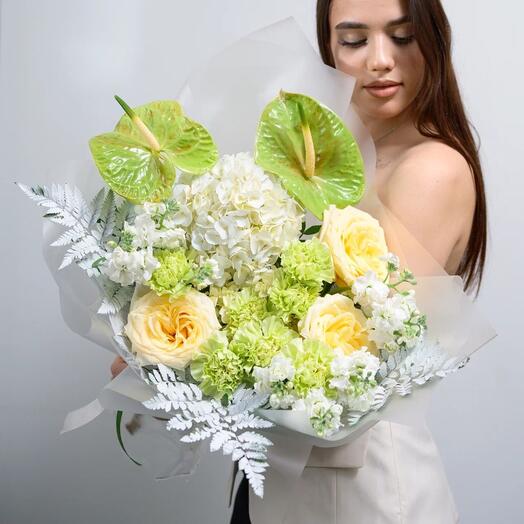 Авторский букет с антуриумом 💚
