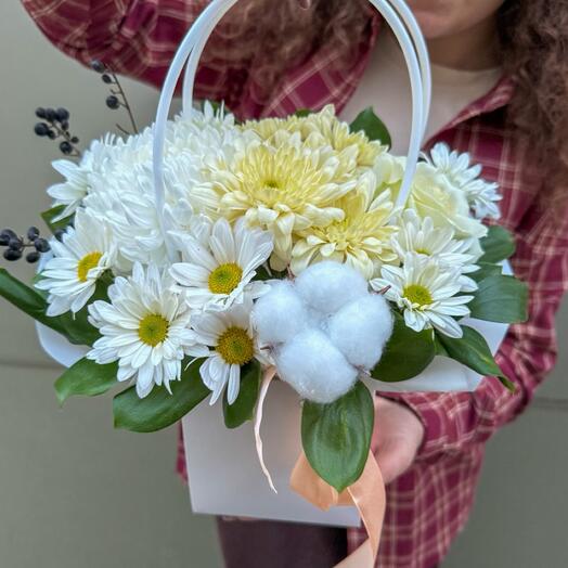 Сумочка в персиковых оттенках из нежных  хризантем + сладкий подарок 🎁