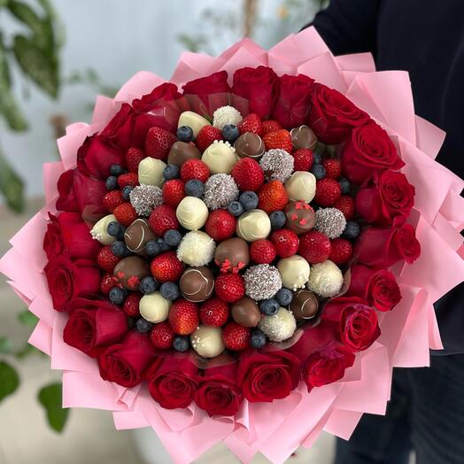 Клубника в шоколаде и 21 Роза
