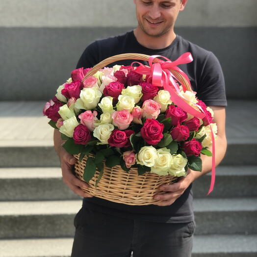 Корзина с цветами 101 Роза
