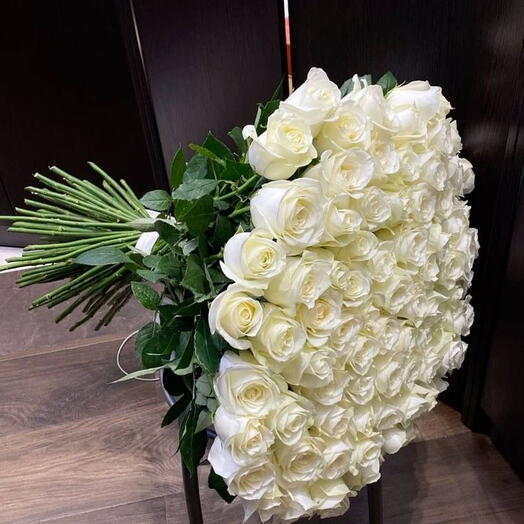 Букет из белых голландских роз
