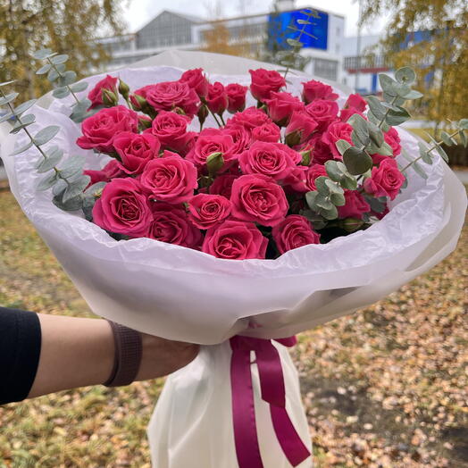 Букет из кустовых роз