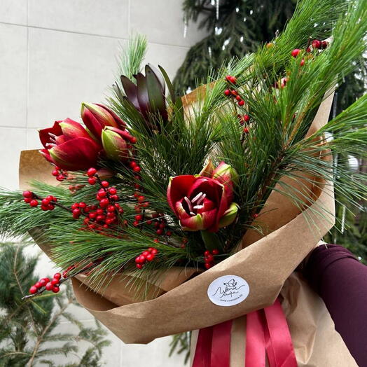 Букет из Хвои и Амариллисов