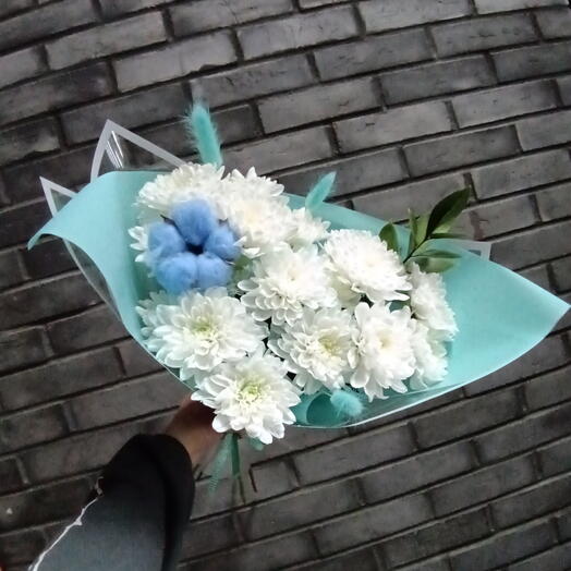 Хризантема в букете с лагурусом🤍💙🤍