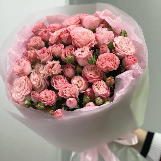 9 кустовых пионовидных роз Мадам Бомбастик