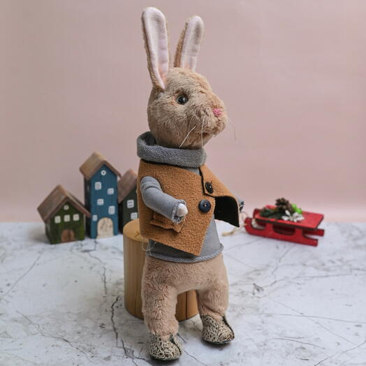 Заяц большой бежевый