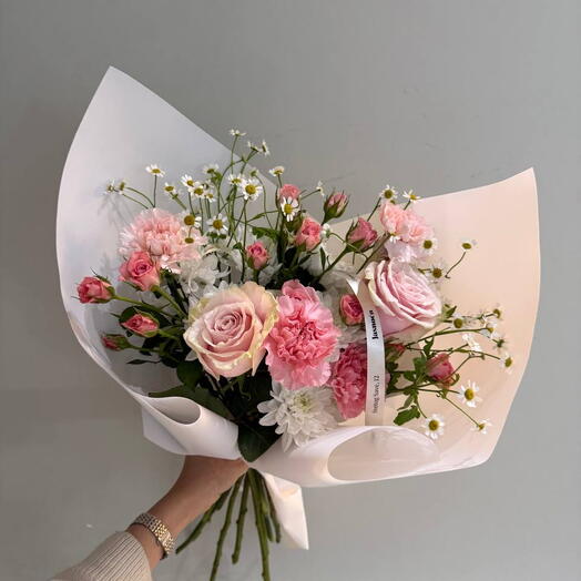 Нежно-розовый