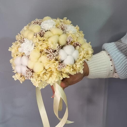 Букет невесты из стабилизированных цветов Лимончик