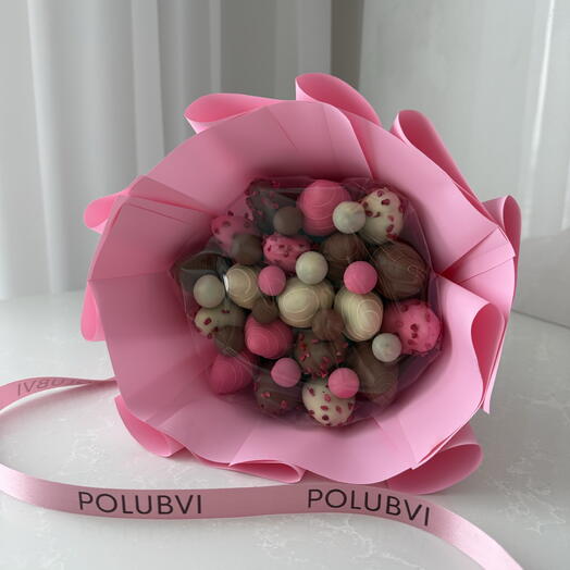 Букет из клубники и голубики в шоколаде