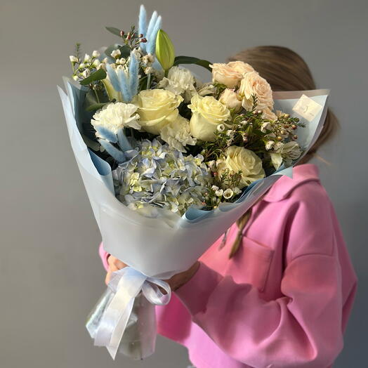 Букет с гортензией 50