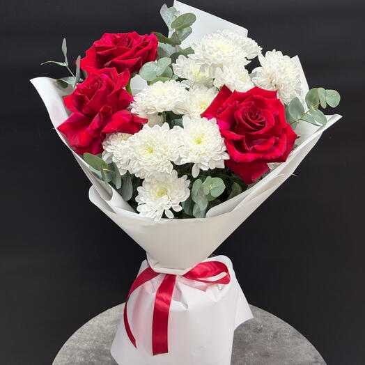 Красная Роза 🌹 с хризантемой