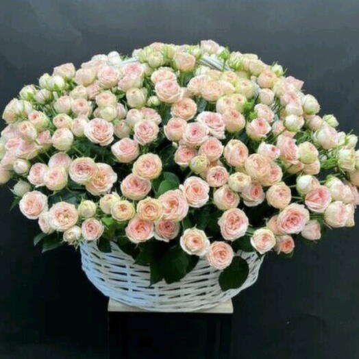 Корзина с 101 нежными розами