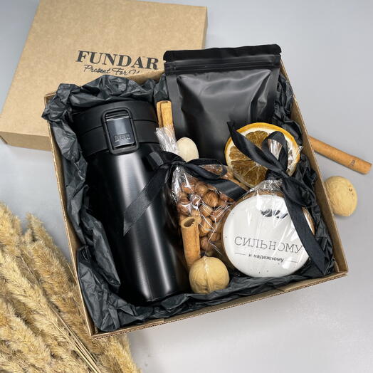 Подарочный бокс на 23 февраля мужчинам