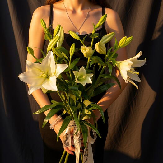 Букет из белых лилий под ленту, 5 шт