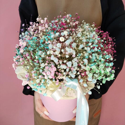 Нежное облако гипсофилы в коробке