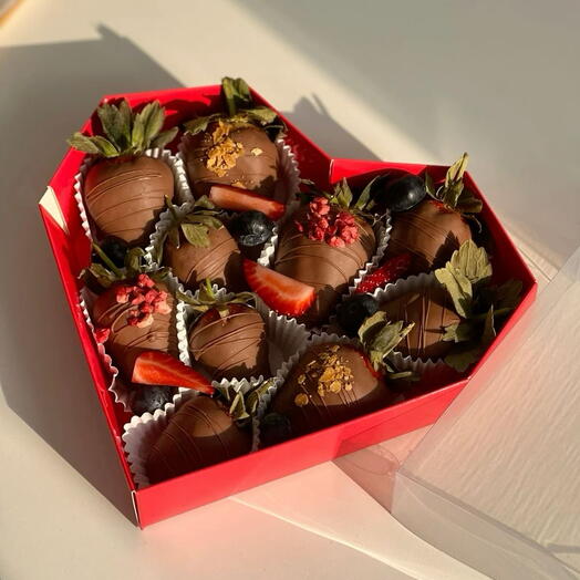 Бокс клубники в шоколаде