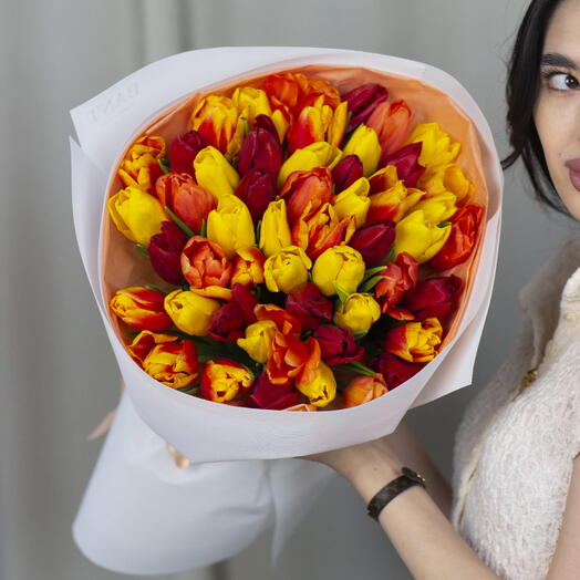 51 яркий тюльпан