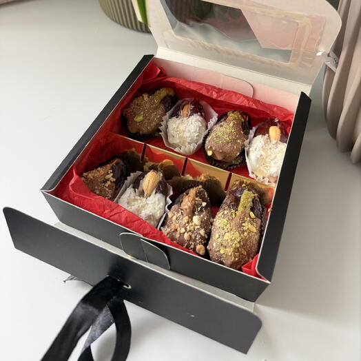Финики в бельгийском шоколаде CALLEBAUT с начинками. Ассорти из 8 шт