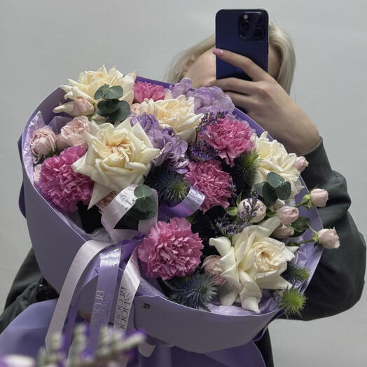 Сборный букет в сиреневых оттенках