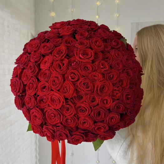 101 rosas con cintas de satén