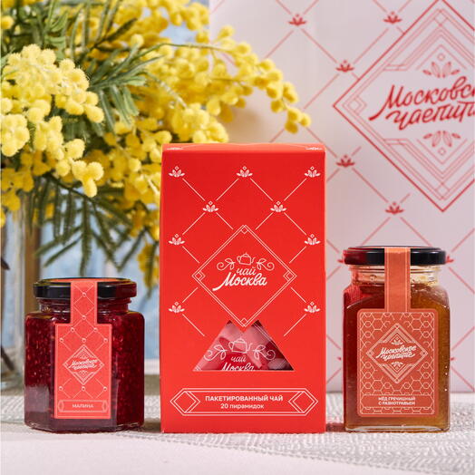 Набор чайный с вареньем из малины и гречишным медом в подарочном пакете