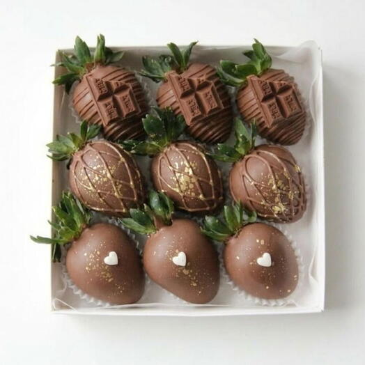 Luxury Chocolate Covered Strawberries Box