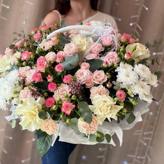 Корзина с цветами «Я тебя люблю»
