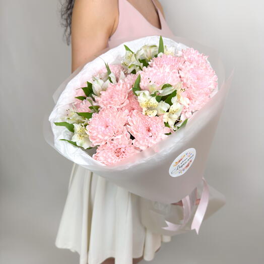 Букет из персиковых хризантем и альстромерии 🌸